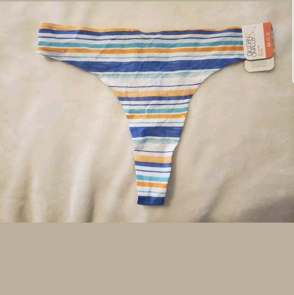 Gilligan & O'Malley Woman's no-show Thong XS